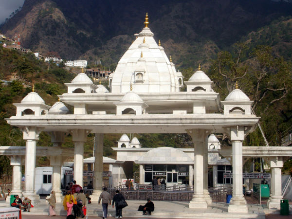 వైష్ణో దేవి ఆలయం 