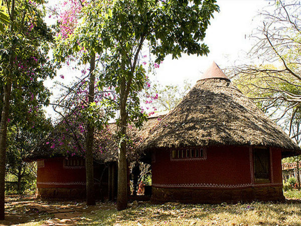 నృత్యగ్రామ్ చేరుకోవటం ఎలా ? 