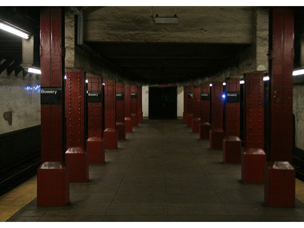 ద్వారకా సెక్టార్ 9 మెట్రో స్టేషన్