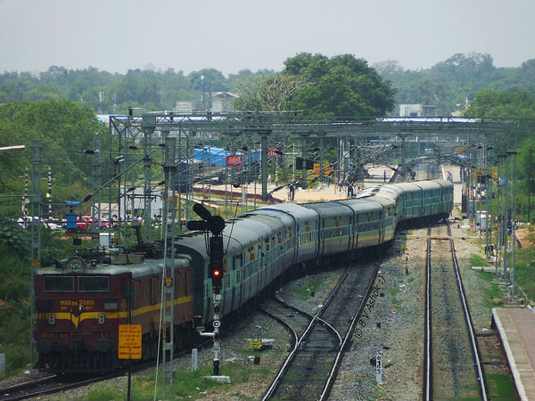 లక్నో ఎలా చేరుకోవాలి ?