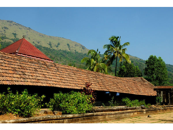 వేదవ్యాస సంపుట నరసింహ దేవాలయం