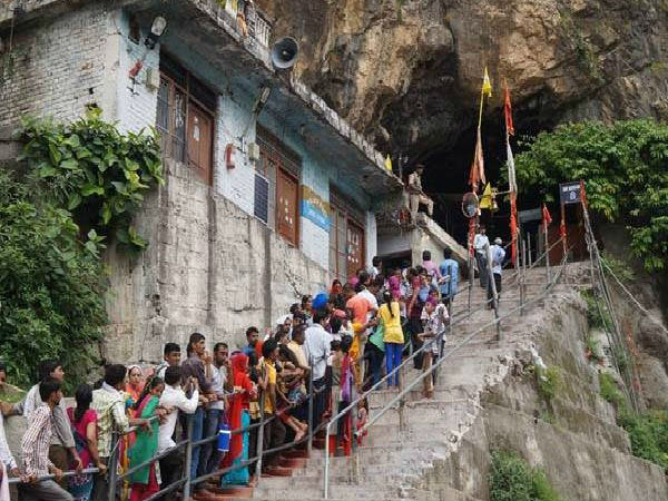 శివరాత్రి నాడు భక్తుల రద్దీ