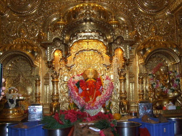 ఆలయంలోని వినాయకుడు 