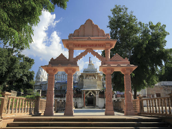 హటుండి రత మహాబీర్ దేవాలయం