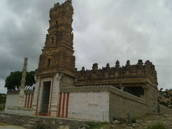 రాయదుర్గం కోటలోని ఆలయం