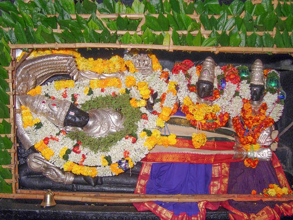 ఉత్సవ తీరు