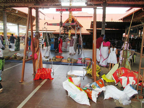 చోటనిక్కర ఆలయం లోపలి భాగం