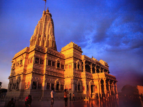 దృశ్యరూపంలో