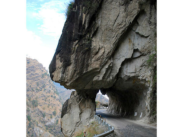 కిన్నౌర్ రహదారి