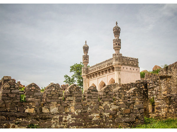 కోటలోని ఇతరములు