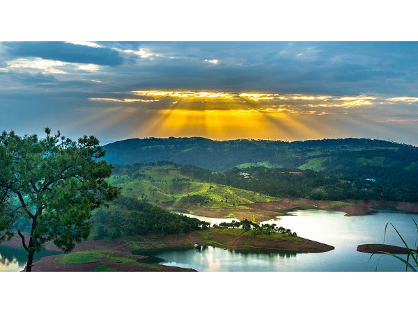 ఉమియం సరస్సు