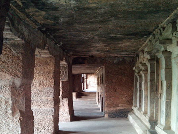 ఉండవల్లి గుహలు లోపలిభాగం