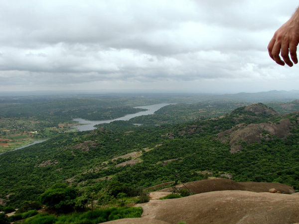 సావన్ దుర్గ ఎలా చేరుకోవాలి ?