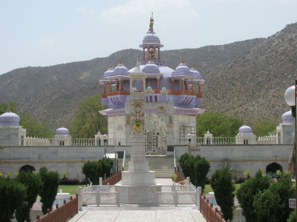 జైన్ నాసియా