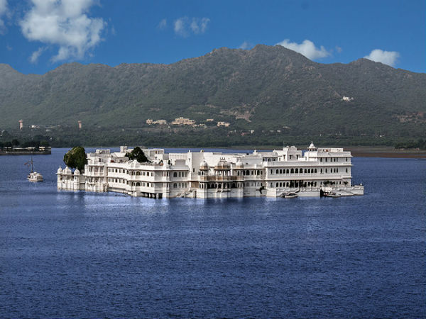 పిచోలా సరస్సు