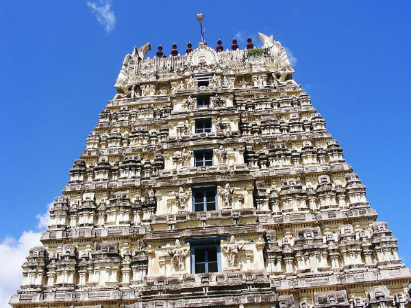 వెల్లూరు చేరుకోవడం ఎలా ?