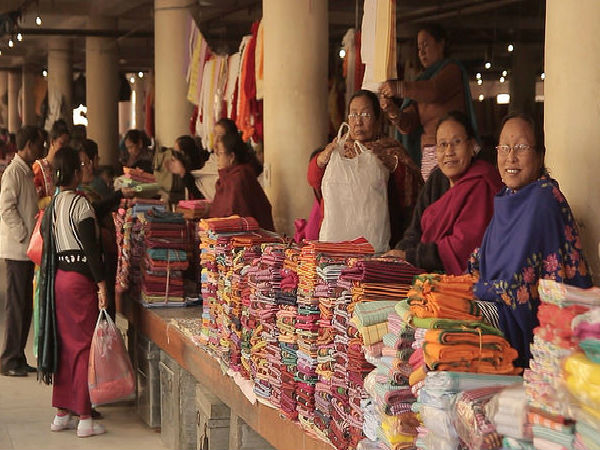 స్థానిక హస్త కళా వస్తువులు