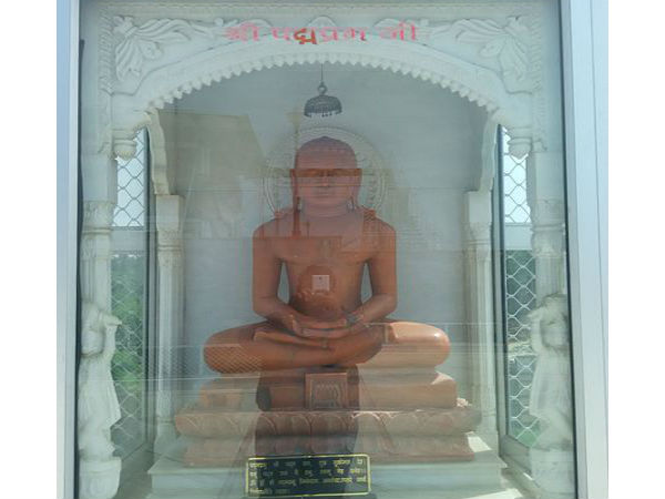 జైన తీర్ధాంకుడు పద్మప్రభువు