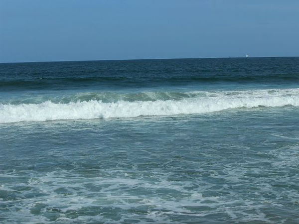 1. రామకృష్ణ బీచ్