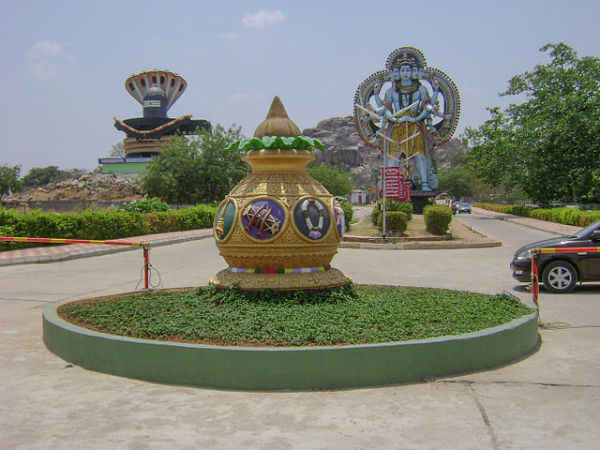 16. మాయాదేవి స్వప్నంలో ఐరావతము