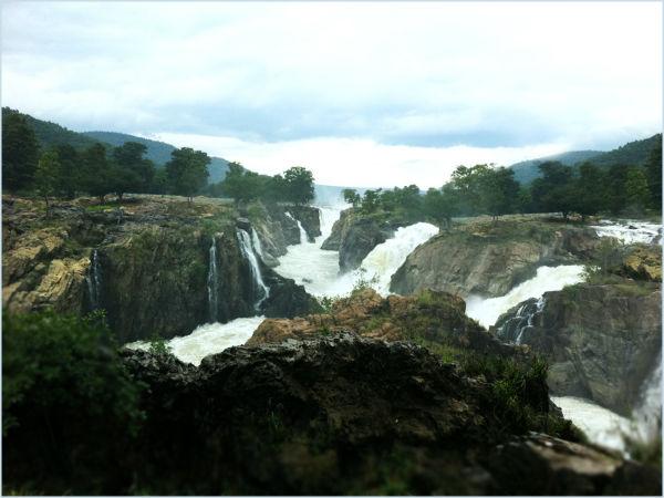 7. లెక్కపెట్టలేనన్ని జలపాతాలు