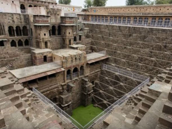 1. చాంద్ బవోరి