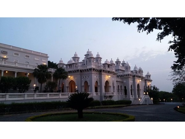 15. అందమైన హోటల్