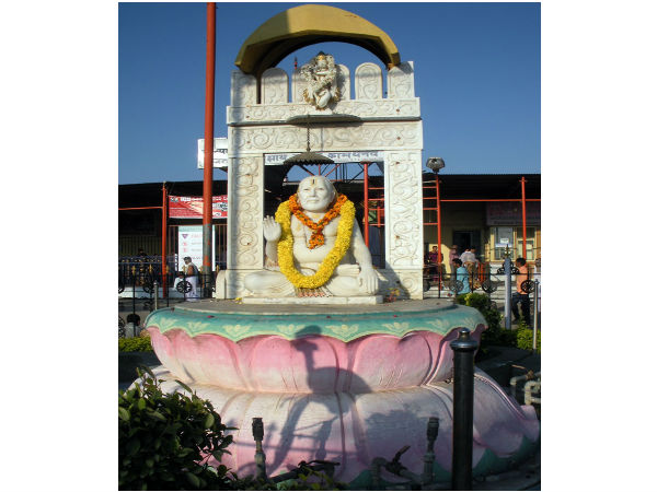 భక్తుల కోరికలు తీర్చే కామధేను మరియు కల్పవృక్షం మంత్రాలయ రాఘవేంద్ర స్వామి