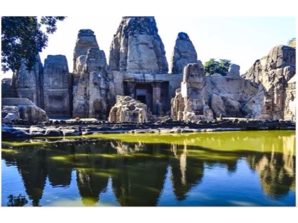 2. పురాతన దేవాలయాలు