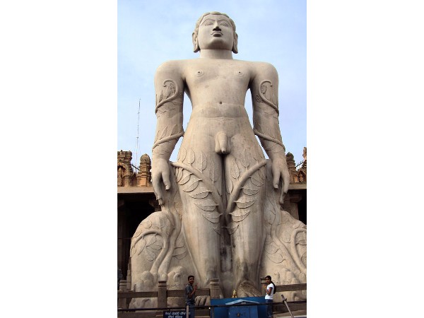 1. శ్రావణ బెలగోళ లేదా గోమఠేశ్వర విగ్రహం