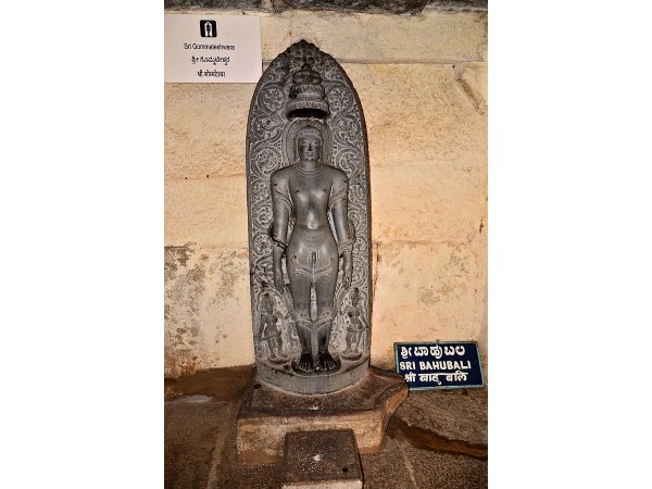 5. శ్రావణ బెలగోళ లేదా గోమఠేశ్వర విగ్రహం