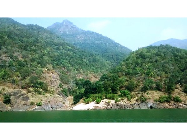 15.లాంచీ ప్రయాణం 