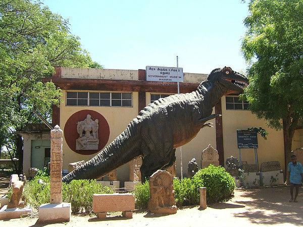 10. డోల్మెన్ సర్కిల్ 