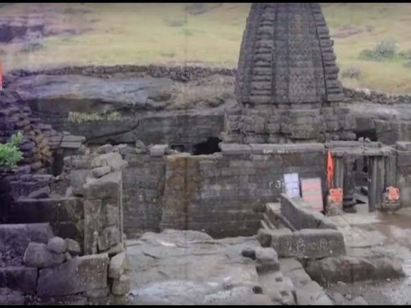 అహ్మద్ నగర్ జిల్లా నుంచి