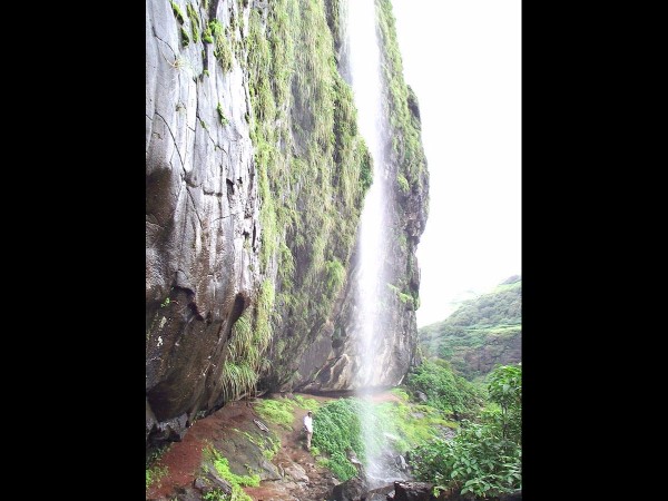 ఆకర్షణీయ ప్రదేశాలు 