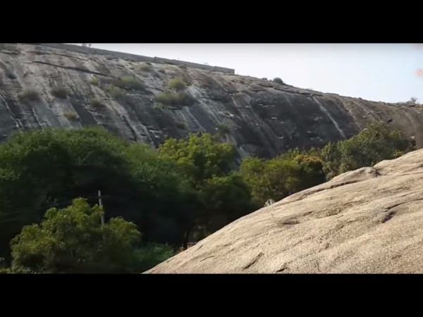 మూడు నిర్మాణాలు