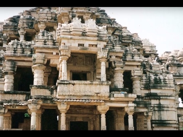 ఆ గుళ్ళో బంగారం, వెండి వస్తువులే ప్రసాదం !