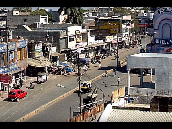 ఆ గుళ్ళో బంగారం, వెండి వస్తువులే ప్రసాదం !