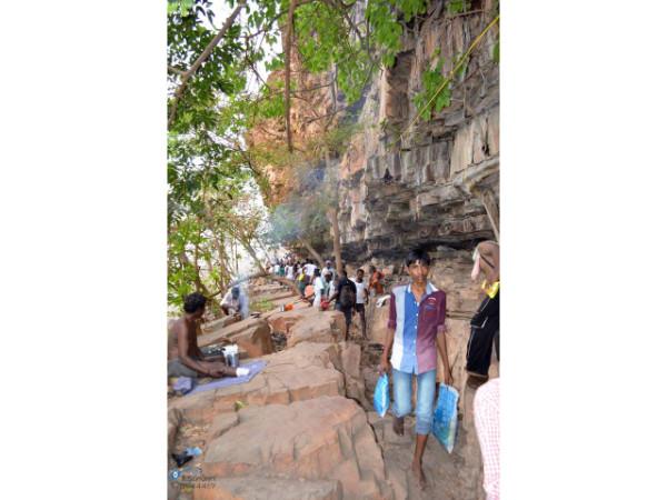 4. లోయలో జాగ్రత్తగా నడవాలి