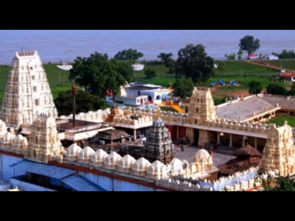 నిత్యపూజలకు నిదర్శనం