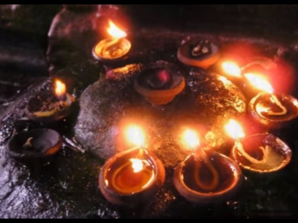 నాలుగు తరాల గ్రామస్థులు