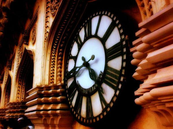 8. నాలుగు మినార్లు 