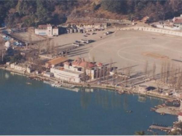 2. స్టీవ్ జాబ్స్ భారతదేశాన్ని సందర్శించారు