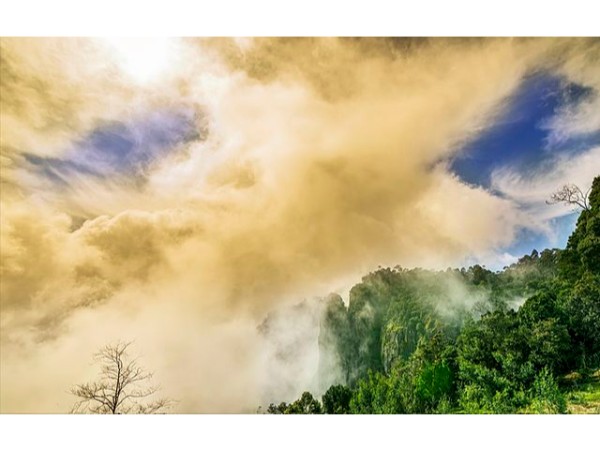 9. పంపార్ జలపాతం: 