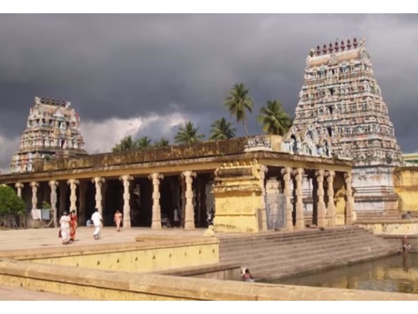 2. గర్భగుడి