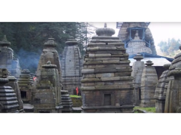 8. గోముఖ ఆకారం