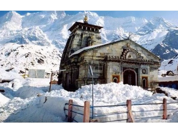 13. గర్వాల్ కొండలు