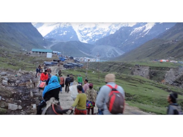 18. ప్రకృతిలో లోయలు, జలపాతాలు