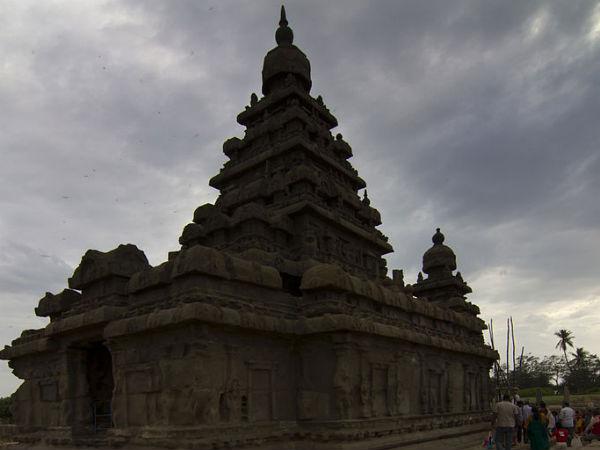 11. ఎగిరే పళ్ళాలు