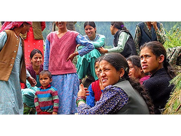 1. పర్యాటకులు